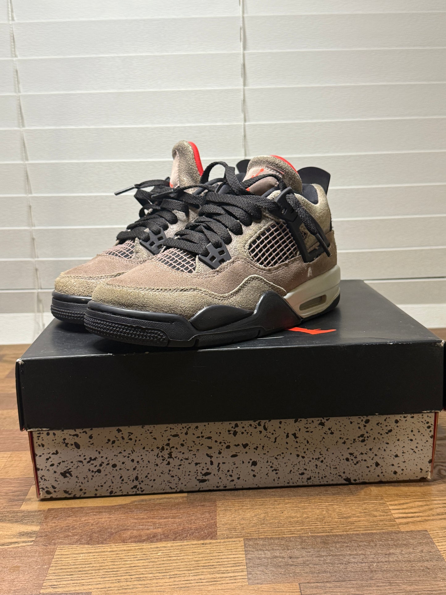 Used GS Jordan 4 Taupe Haze