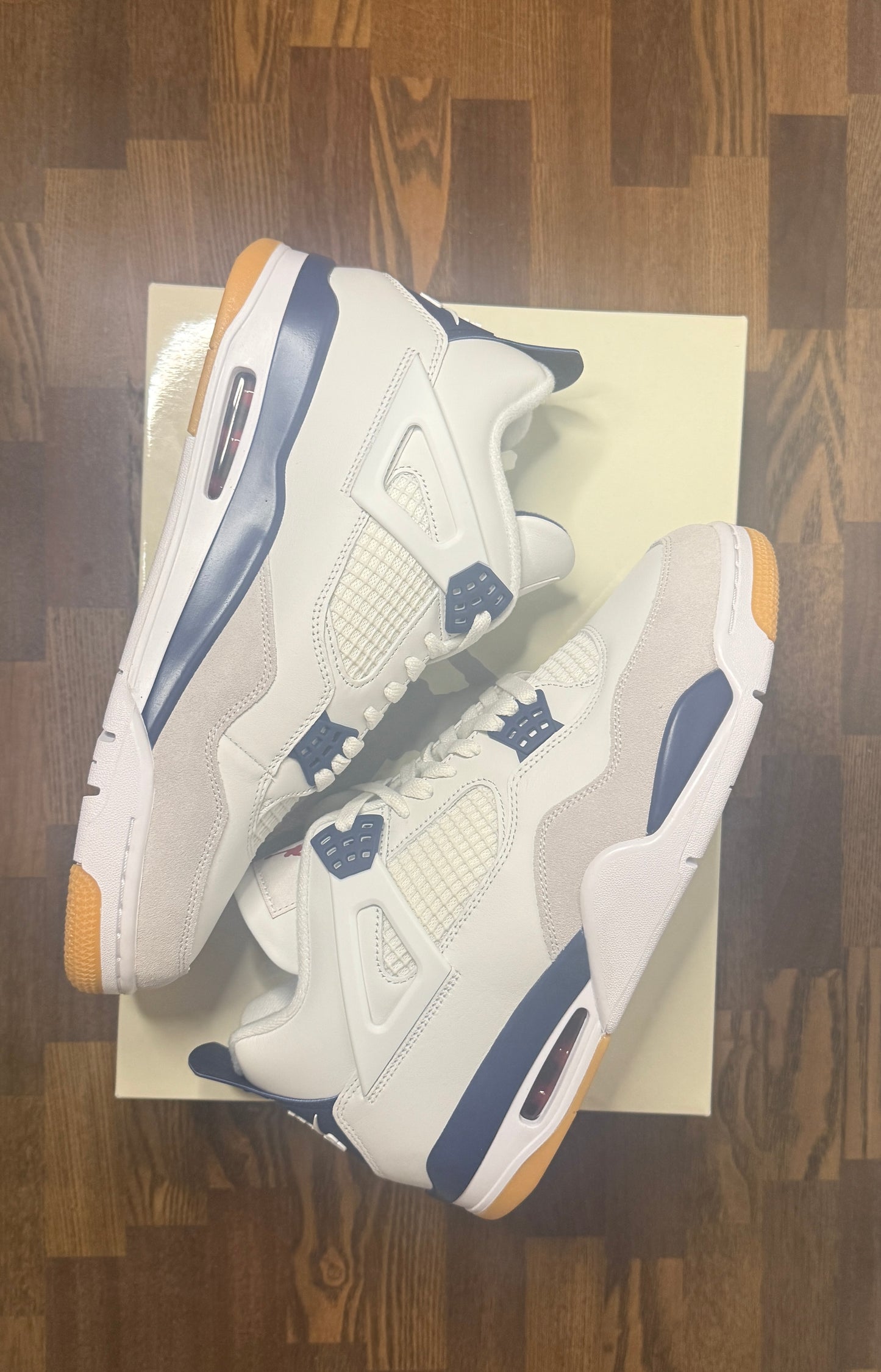Nike SBxJordan 4 Navy