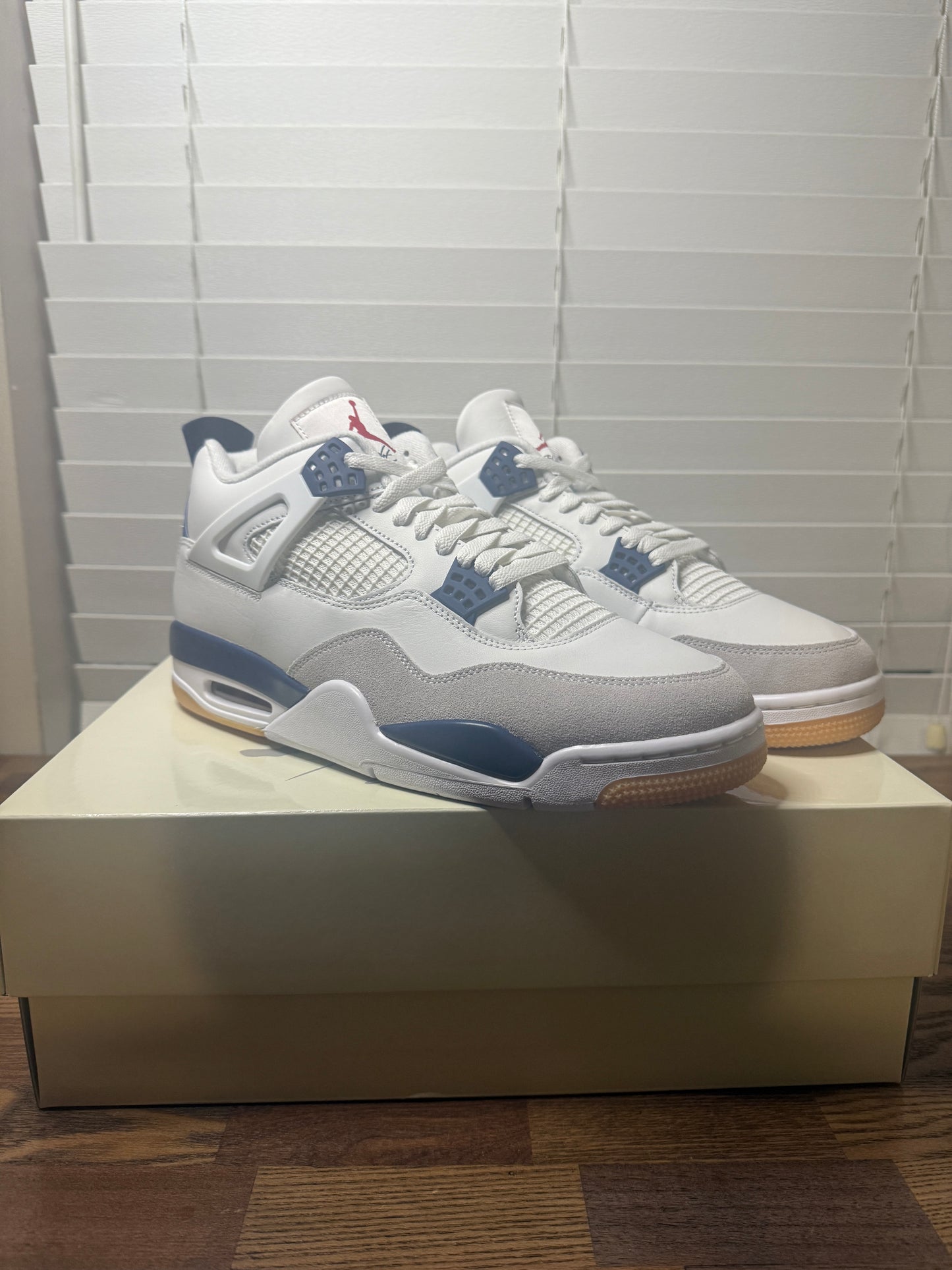 Nike SBxJordan 4 Navy