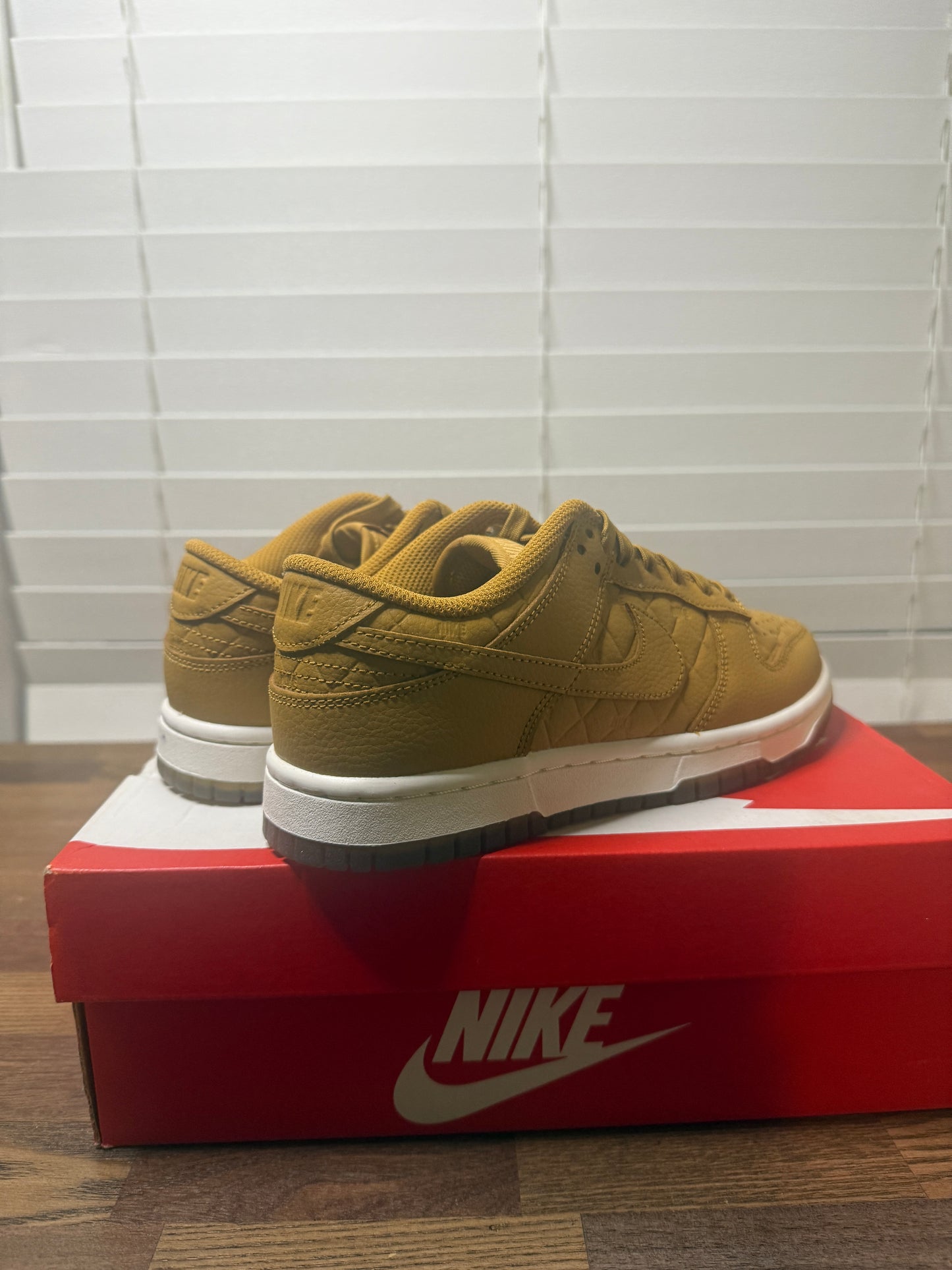 WMNS Nike Dunk Low Quilted Wheat