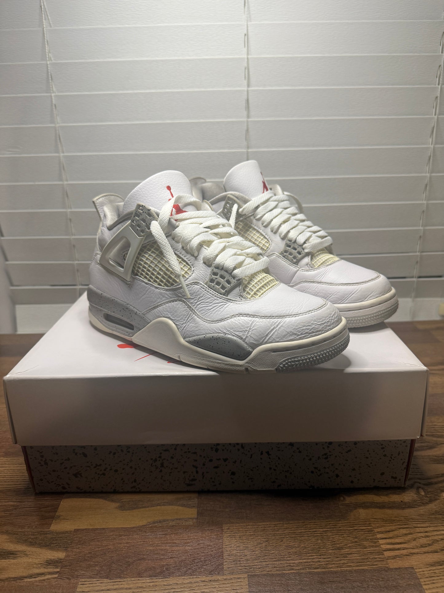 Used Jordan 4 White Oreo