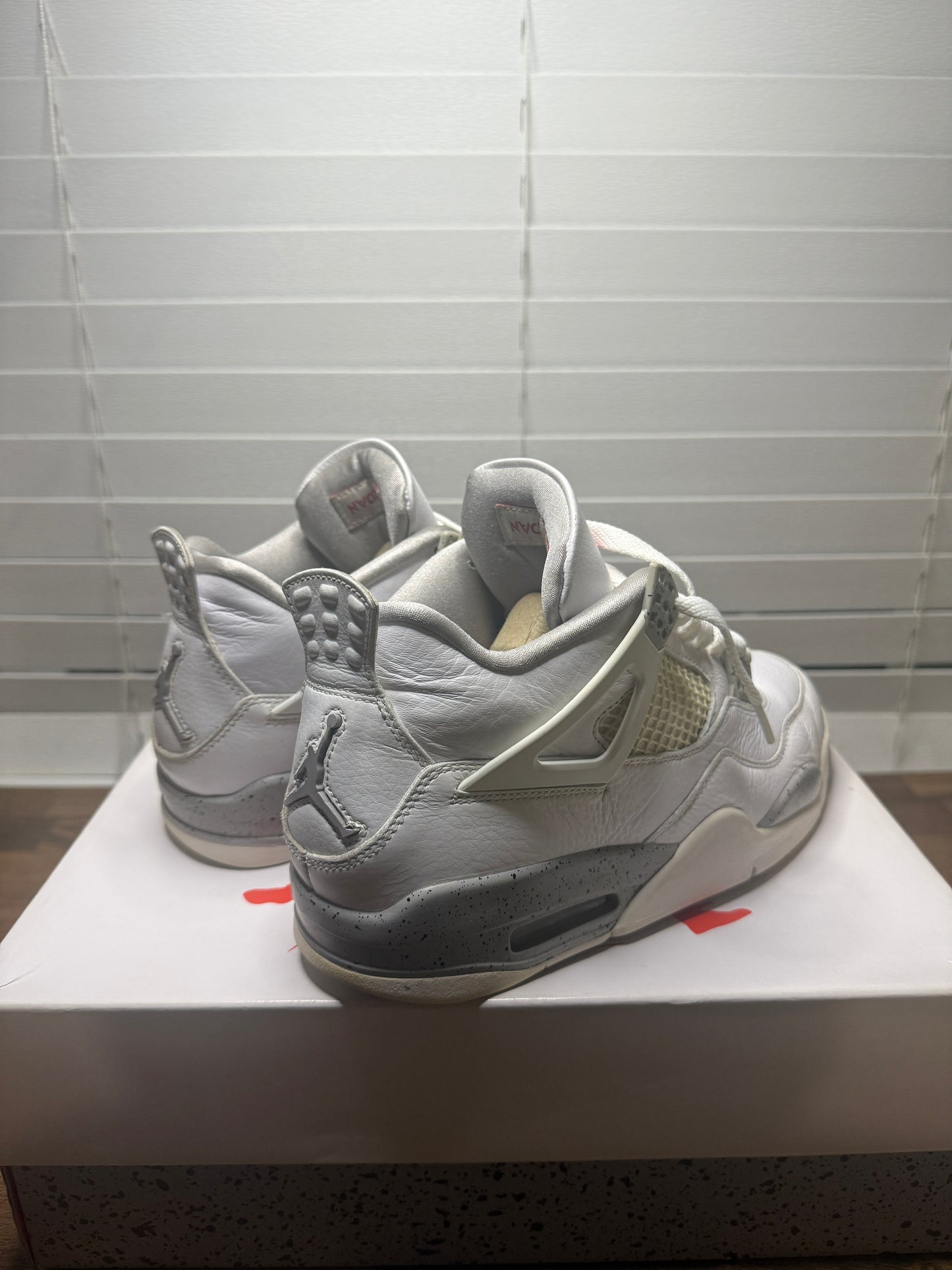 Used Jordan 4 White Oreo