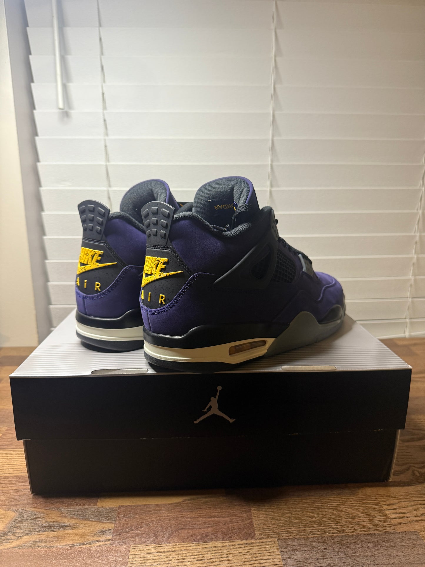 Jordan 4 Laker